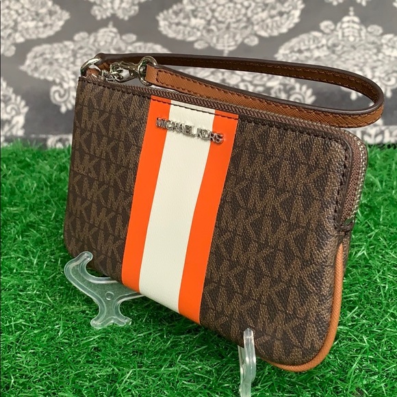 Michael Kors Jet Set Travel Large Top Zip Wristlet - Picture 7 of 16